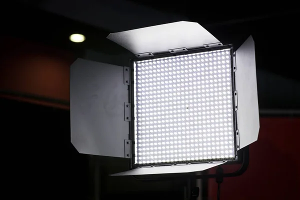 Estúdio fotográfico com equipamento de iluminação — Fotografia de Stock