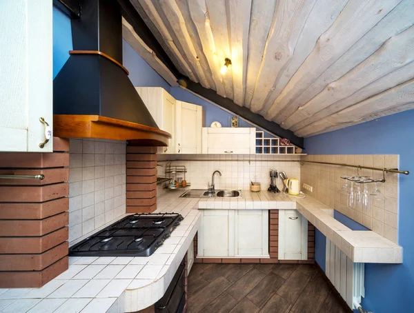 Casual Küche auf dem Dachboden — Stockfoto