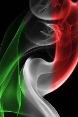 İtalya bayrağı duman