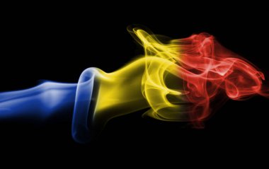 Romanya bayrağı duman