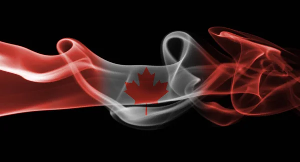 加拿大国旗烟 — 图库照片