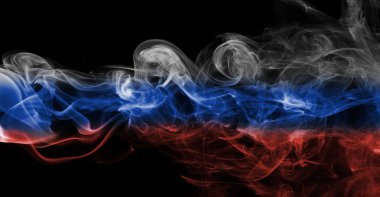 Rusya bayrağı duman