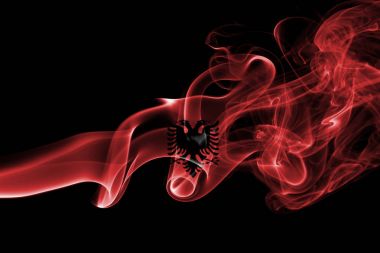 Arnavutluk duman bayrak