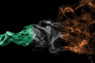 İrlanda bayrağı duman