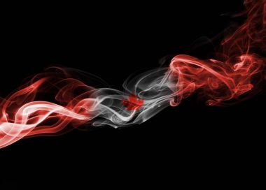 Kanada bayrağı duman