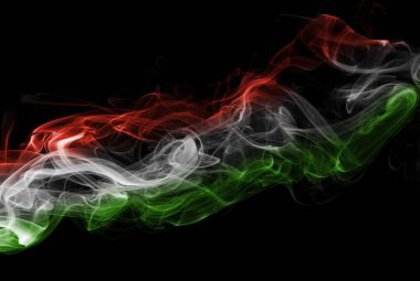 Macaristan bayrağı duman