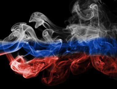 Rusya bayrağı duman