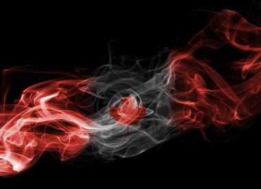 Kanada bayrağı duman