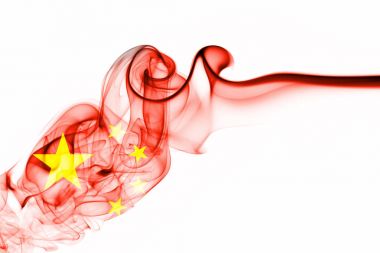 Çin bayrağı duman