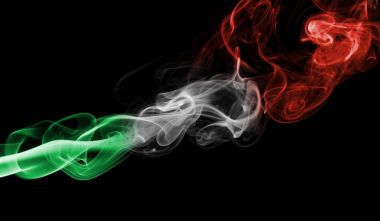 İtalya bayrağı duman