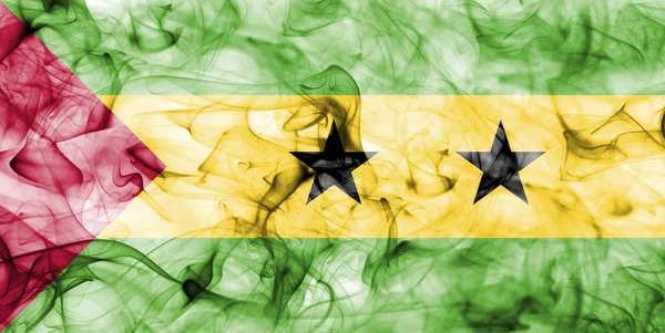 Sao Tomé és Príncipe füst zászló — Stock Fotó