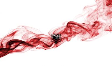 Arnavutluk duman bayrak