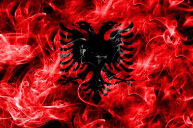 Arnavutluk duman bayrak