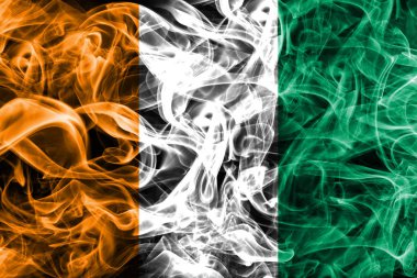 Fildişi Sahili duman bayrağı siyah zemin