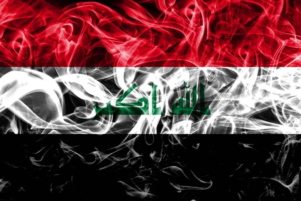 Iraque fumaça bandeira em um fundo preto — Fotografia de Stock
