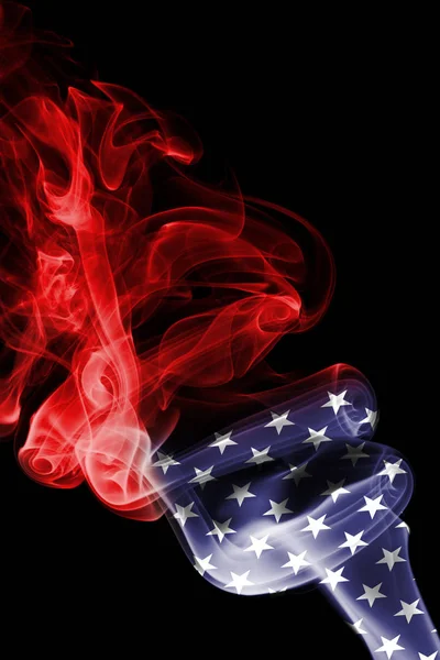 Amerika Birleşik Devletleri bayrağı siyah bir arka plan üzerinde duman — Stok fotoğraf
