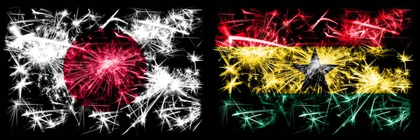 Japan, Japan vs ghana, ghanaische Neujahrsfeier funkelnden Feuerwerk Flaggen Konzept Hintergrund. Kombination aus zwei abstrakten Staaten Flaggen — Stockfoto