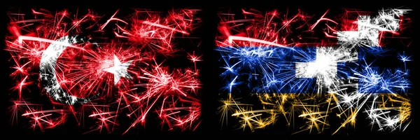 Turquia, Turco vs Artsakh celebração Ano Novo fogos de artifício cintilantes bandeiras fundo conceito. Combinação de duas bandeiras de estados abstratos . — Fotografia de Stock