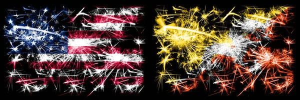 Stany Zjednoczone Ameryki, Usa vs Bhutan, Bhutan Nowy Rok świętować musujące fajerwerki flagi tle koncepcji. Połączenie dwóch flag stanów abstrakcyjnych. — Zdjęcie stockowe