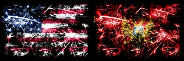 Förenta staterna, Usa vs Montenegro, Montenegros nyårsfirande gnistrande fyrverkerier flaggor koncept bakgrund. Kombination av två abstrakta staters flaggor. — Stockfoto
