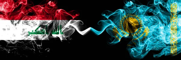 Irak Iraakse Kazachstan Kazachstaanse Rokerige Mystieke Vlaggen Naast Elkaar Geplaatst — Stockfoto