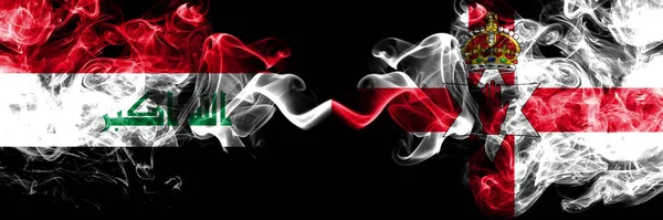Ирак Ирак Северная Ирландия Курят Мистические Флаги Расположенные Бок Бок — стоковое фото