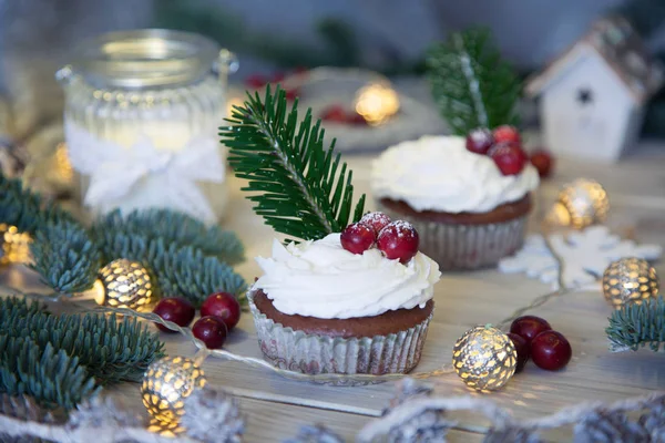 Sweet cupcake on wood — Stock Photo, Image