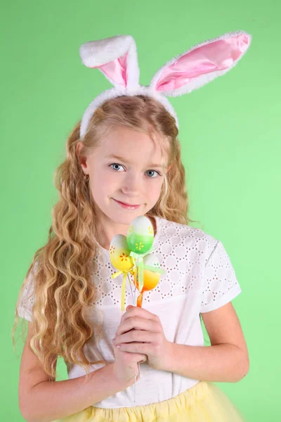 Dziewczyna z uszy królika — Zdjęcie stockowe