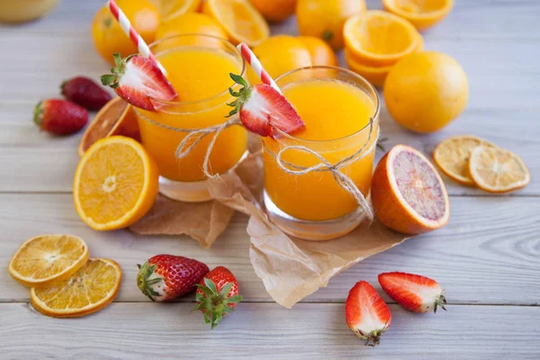Naranja y fresa — Foto de Stock