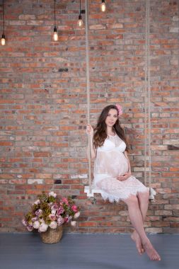 Bebek için bekleyen kadın