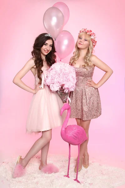 Kızlar bebek makyaj ile