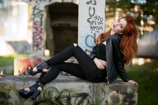 güzel kızıl saçlı kız 