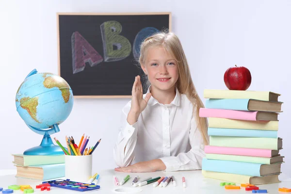 Girl in classroom — Stock Photo, Image