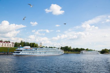 Yatak Uglich Rusya'da yolcu gemileri altındadır