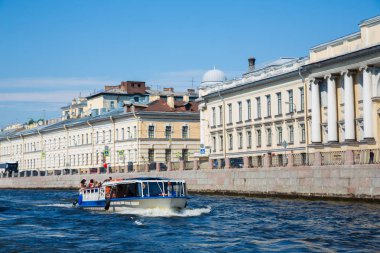 St Petersburg Neva nehrinde tekne turizm
