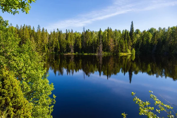 Jezioro piękny rezerwat przyrody na wyspie Valaam — Zdjęcie stockowe