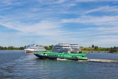 Karelya Rusya'da Kizhi Island yolcu gemilerine vardır