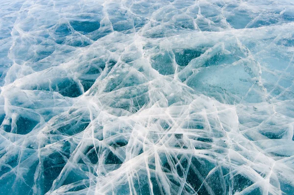 Лёд треснул от холода . — стоковое фото