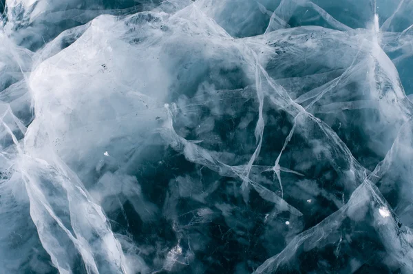 Soğuktan kırık buz.