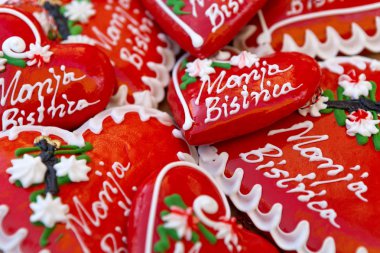 Licitars Marija Bistrica, rengarenk dekore edilmiş bisküvi yapılmış 