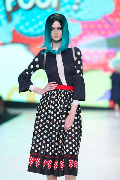 Modelo de moda usando roupas BiteMyStyle por Zoran Aragovic — Fotografia de Stock