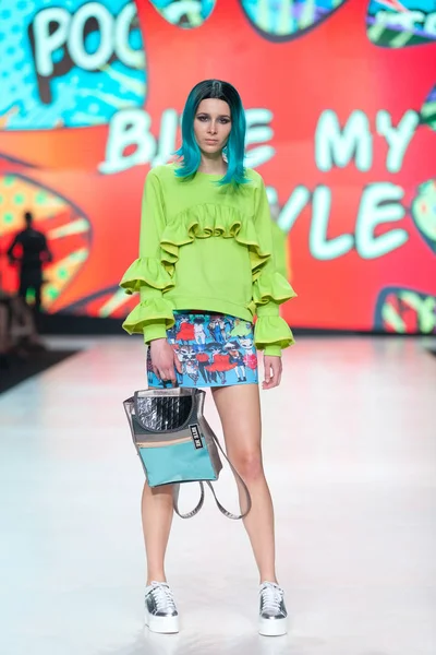 Modelo de moda con ropa BiteMyStyle de Zoran Aragovic — Foto de Stock