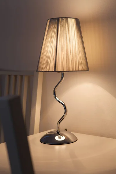 Elegantní noční lampa — Stock fotografie