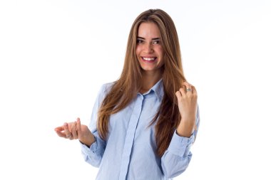 Gülümseyen genç kadın