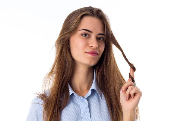 Mujer curvando su cabello —  Fotos de Stock