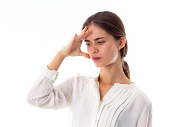 Onu alın el tutan kadın