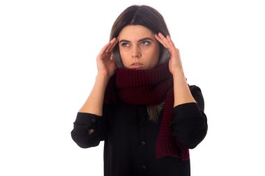 Başı ağrıyan kadın