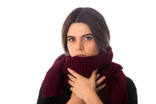 Mujer con bufanda vinosa — Foto de Stock