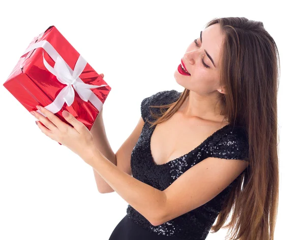 Jonge vrouw met een cadeau — Stockfoto