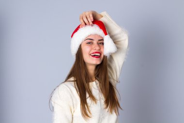 christmas kırmızı şapkalı kadın